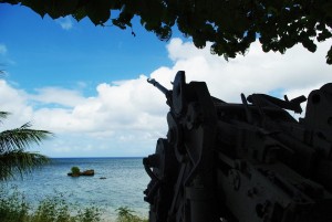 AGAT UNIT-GA'AN POINTに残る日本の高射砲 当時もこんな空と海だったろうか