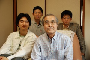 戸塚先生（右）　ご自宅にて